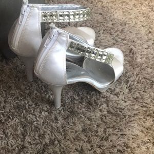 unforgettable moments Shoes - 3.5 Inch White Heels 👠for sale unforgettable moments Shoes - 3.5 Inch White Heels 👠for sale